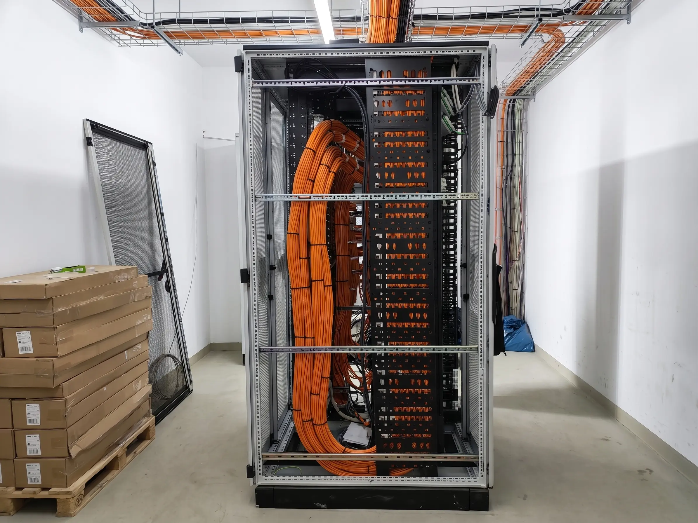 Hálózati rack szekrény